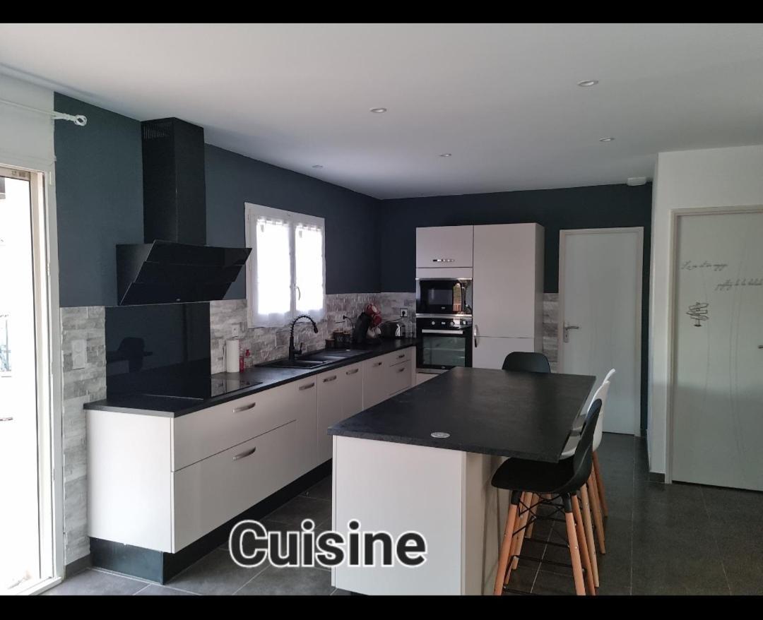 Maison 8 Couchages Clim, Plage A Pied, Petite Piscine Пор-ла-Нувел Екстериор снимка